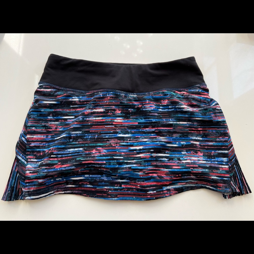 LULULEMON PLAY OFF PLEATS MID RISE Skirt ~ Sz 2 ~ Hinshu Alpine White Multi